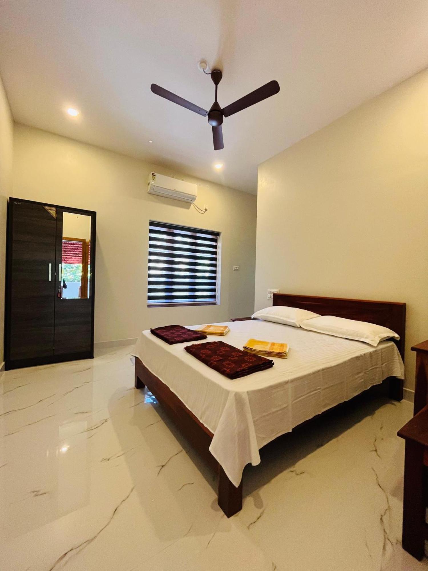 Munroe Meadows Apartment Mundrothuruth Luaran gambar